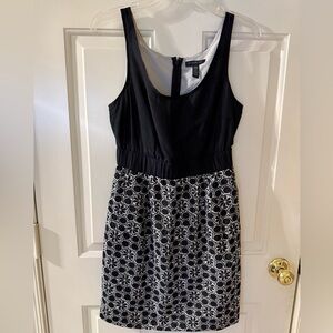 Banana Republic Black and White Silk Sleeveless Dress with Pockets